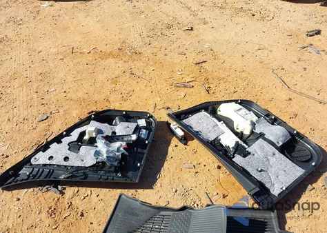 2019 Toyota Corolla Le z USA, uszkodzony, nr VIN 5YFBURHE8KP910991